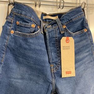 Levi Skinny Wedgie Jeans